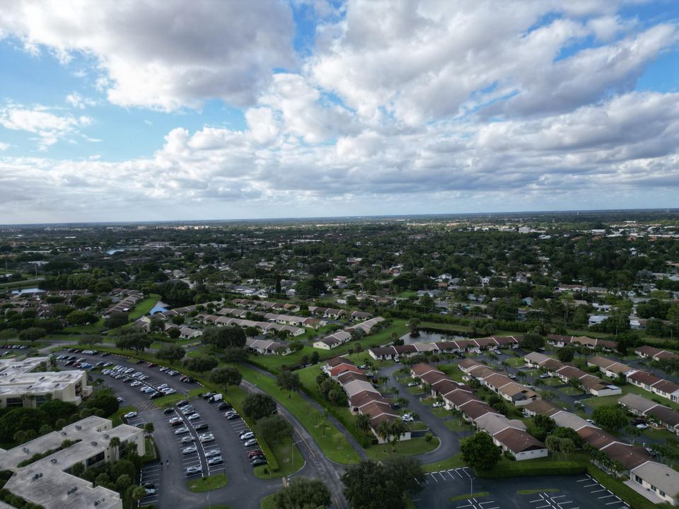 Active With Contract: $174,900 (2 beds, 2 baths, 1050 Square Feet)