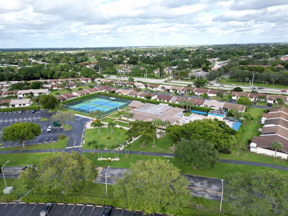 Active With Contract: $174,900 (2 beds, 2 baths, 1050 Square Feet)