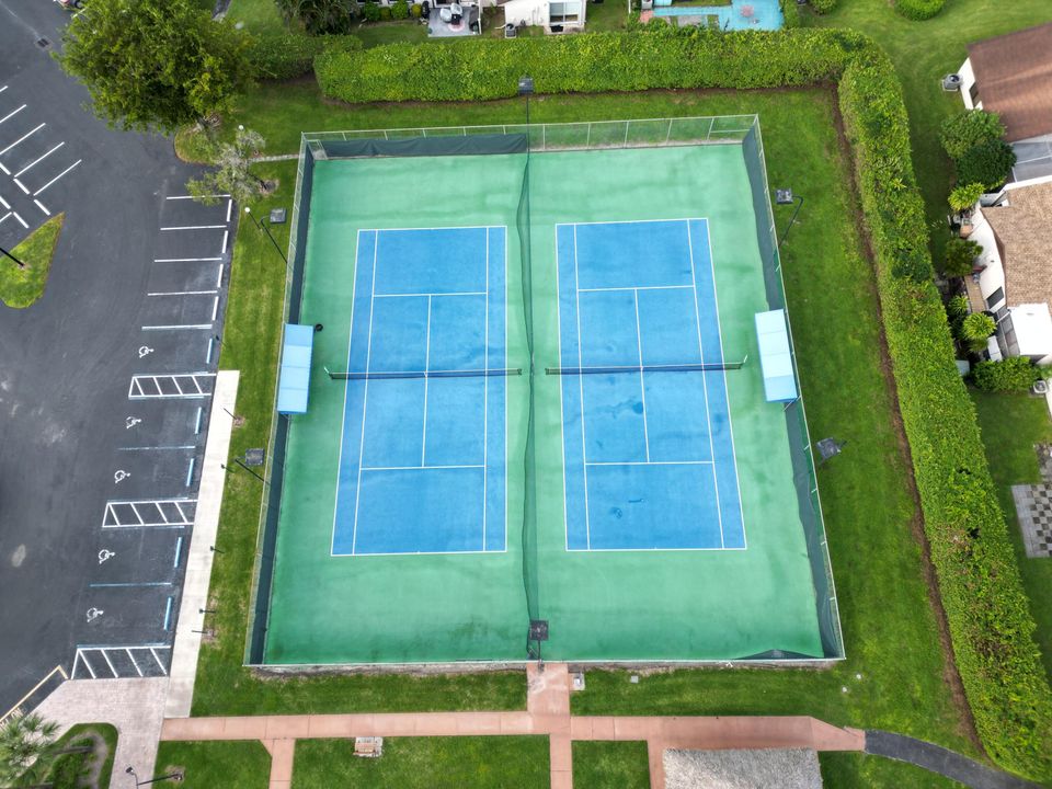 Active With Contract: $174,900 (2 beds, 2 baths, 1050 Square Feet)