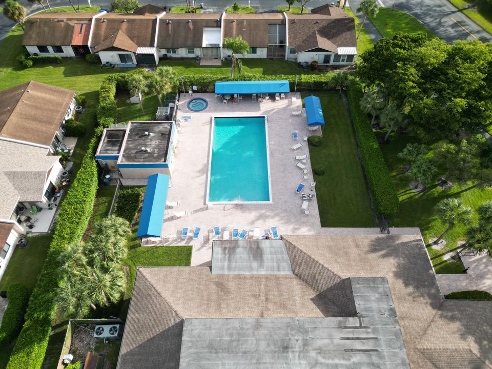 Active With Contract: $174,900 (2 beds, 2 baths, 1050 Square Feet)