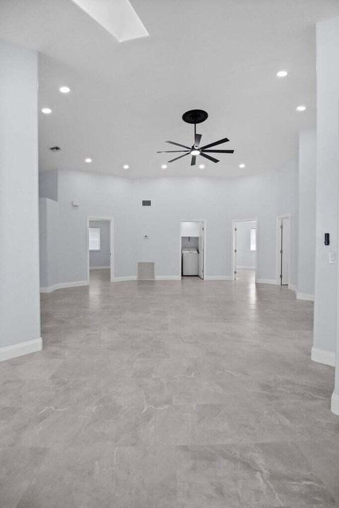 待售: $575,000 (4 贝兹, 4 浴室, 1969 平方英尺)