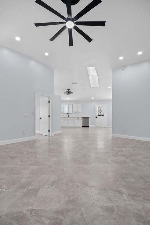 待售: $575,000 (4 贝兹, 4 浴室, 1969 平方英尺)