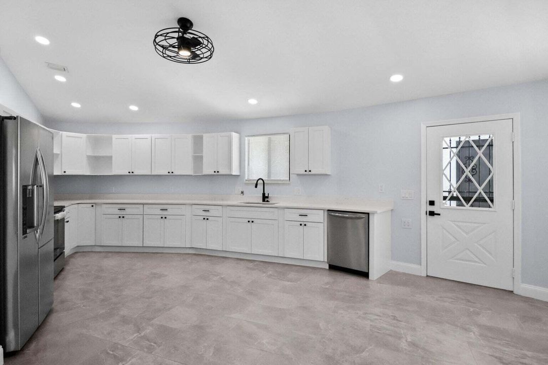 待售: $575,000 (4 贝兹, 4 浴室, 1969 平方英尺)