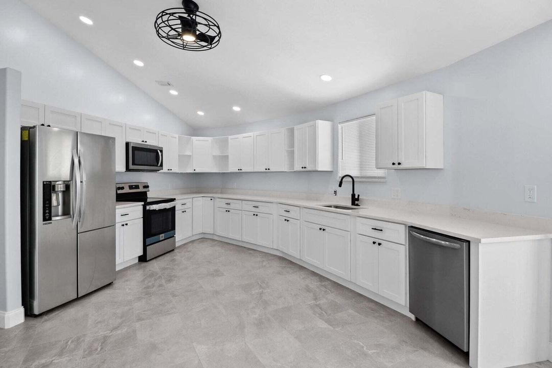 待售: $575,000 (4 贝兹, 4 浴室, 1969 平方英尺)