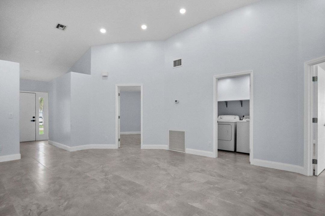 待售: $575,000 (4 贝兹, 4 浴室, 1969 平方英尺)