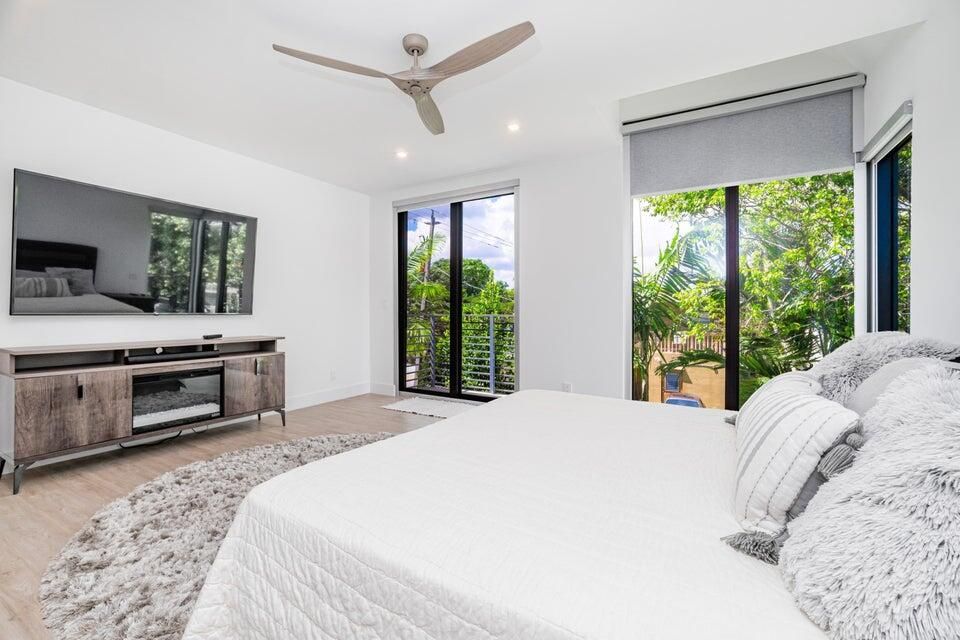 待售: $1,325,000 (3 贝兹, 3 浴室, 2239 平方英尺)