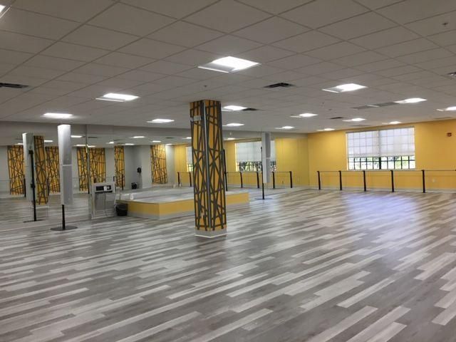 待售: $195,000 (2 贝兹, 2 浴室, 916 平方英尺)