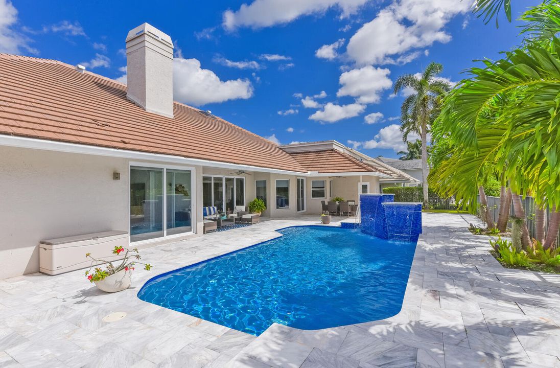 Под контрактом: $1,690,000 (4 спален, 4 ванн, 3444 Квадратных фут)