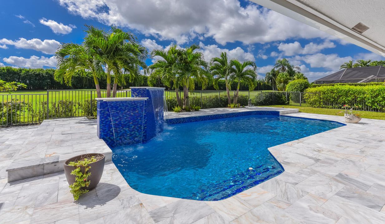 Под контрактом: $1,690,000 (4 спален, 4 ванн, 3444 Квадратных фут)