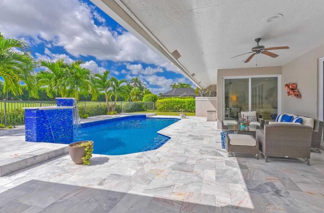 Под контрактом: $1,690,000 (4 спален, 4 ванн, 3444 Квадратных фут)