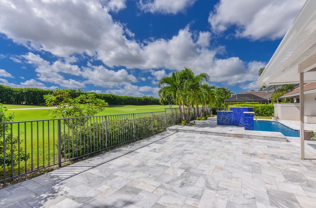 Под контрактом: $1,690,000 (4 спален, 4 ванн, 3444 Квадратных фут)