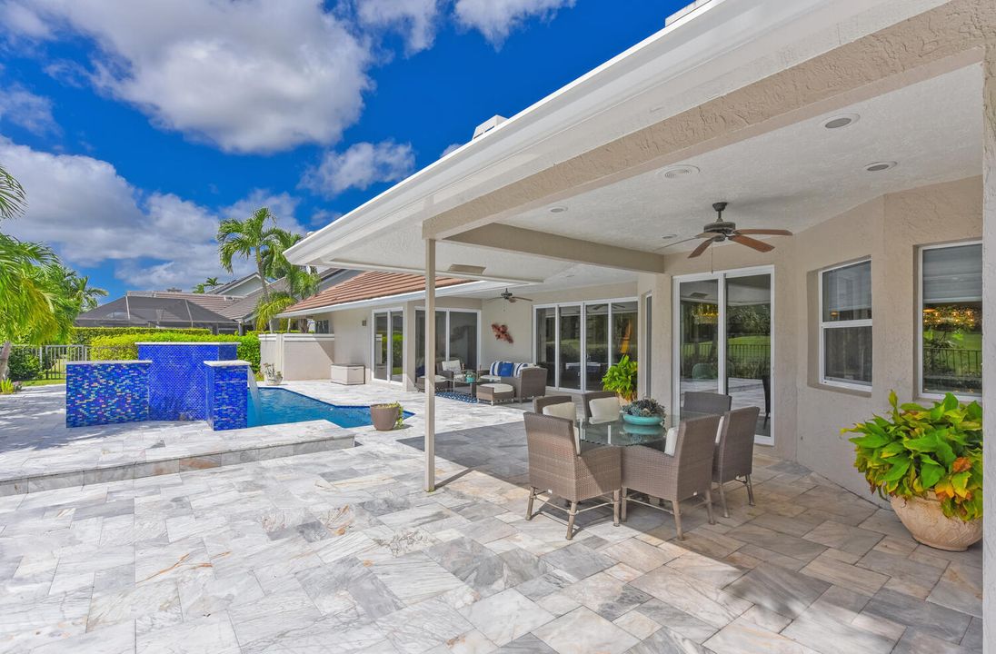 Под контрактом: $1,690,000 (4 спален, 4 ванн, 3444 Квадратных фут)