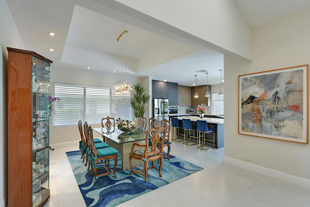 Под контрактом: $1,690,000 (4 спален, 4 ванн, 3444 Квадратных фут)