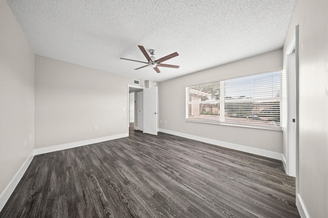 待售: $294,000 (2 贝兹, 2 浴室, 1374 平方英尺)