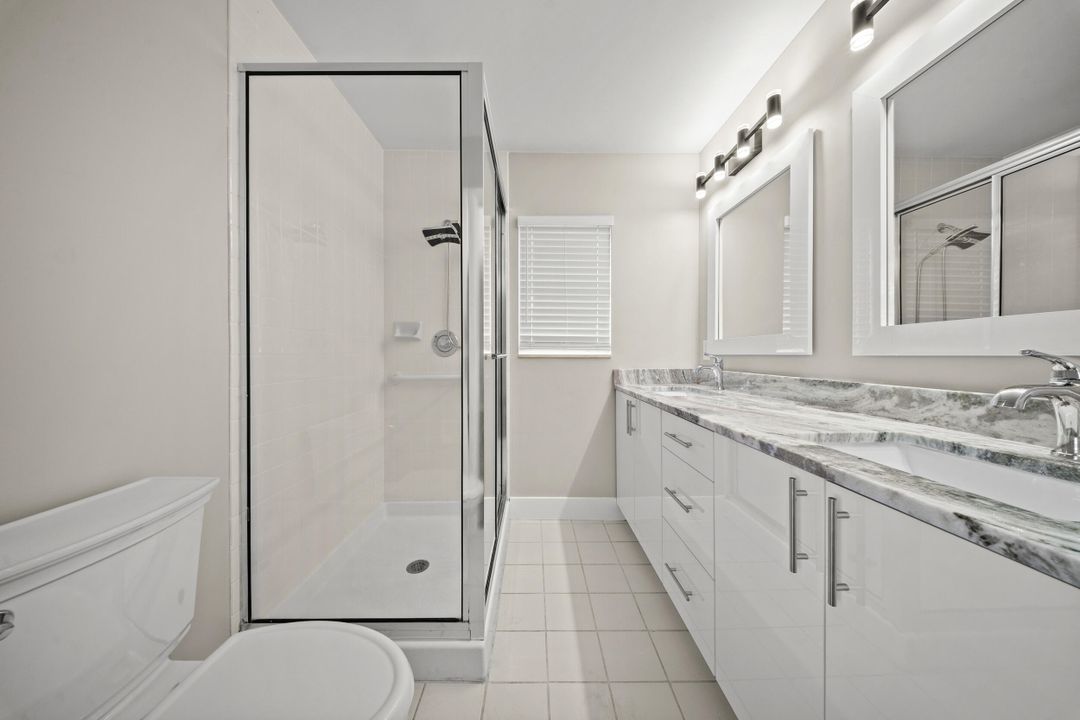 待售: $294,000 (2 贝兹, 2 浴室, 1374 平方英尺)