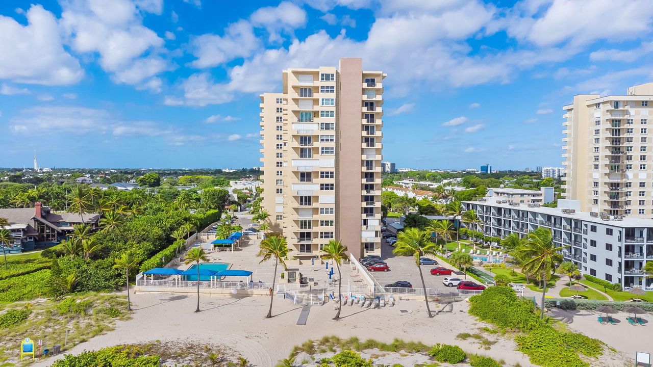 For Sale: $519,900 (2 beds, 2 baths, 1160 Square Feet)