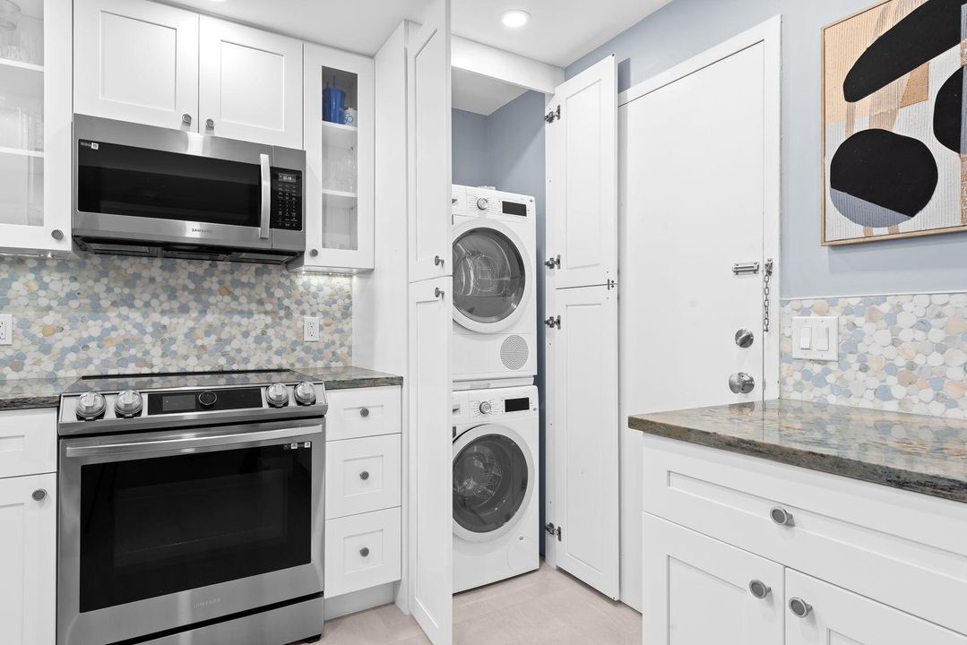 For Sale: $519,900 (2 beds, 2 baths, 1160 Square Feet)