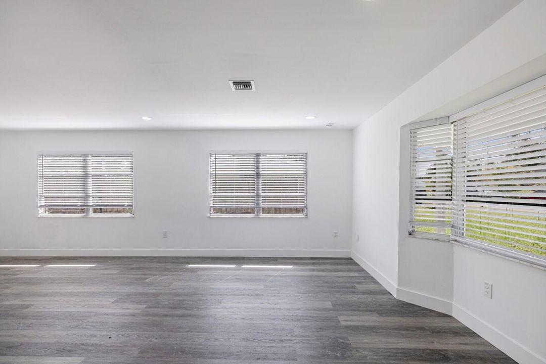 For Sale: $364,000 (2 beds, 2 baths, 1166 Square Feet)