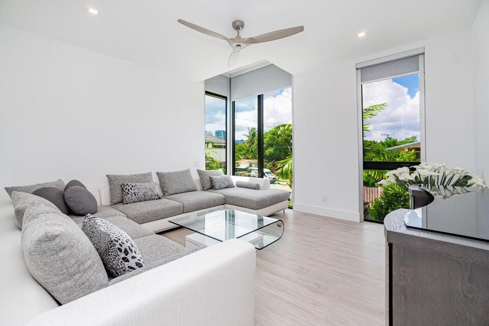 待售: $1,325,000 (3 贝兹, 3 浴室, 2239 平方英尺)