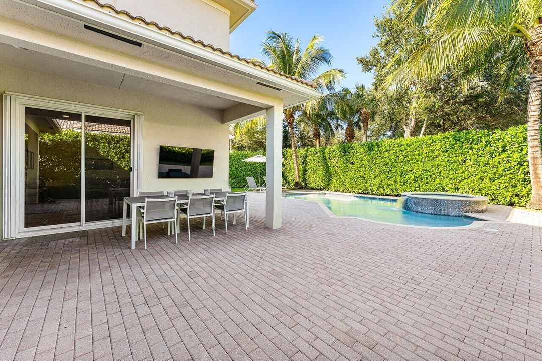 For Sale: $1,674,000 (4 beds, 4 baths, 3122 Square Feet)