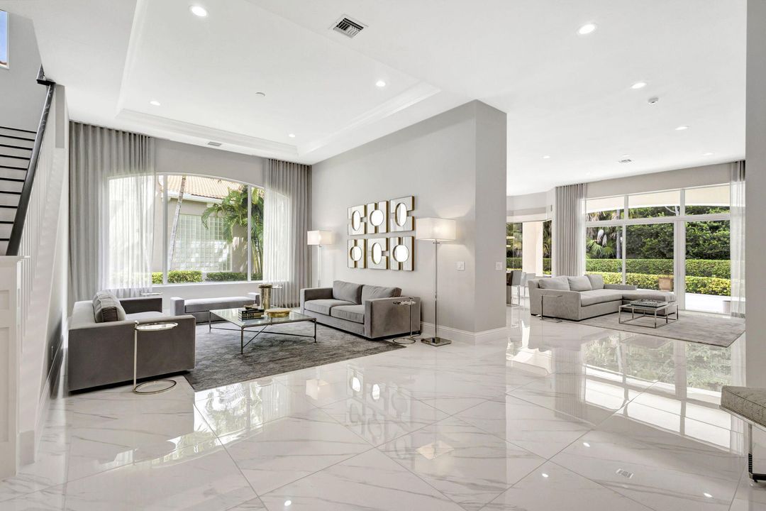 En Venta: $3,199,000 (4 camas, 4 baños, 4228 Pies cuadrados)