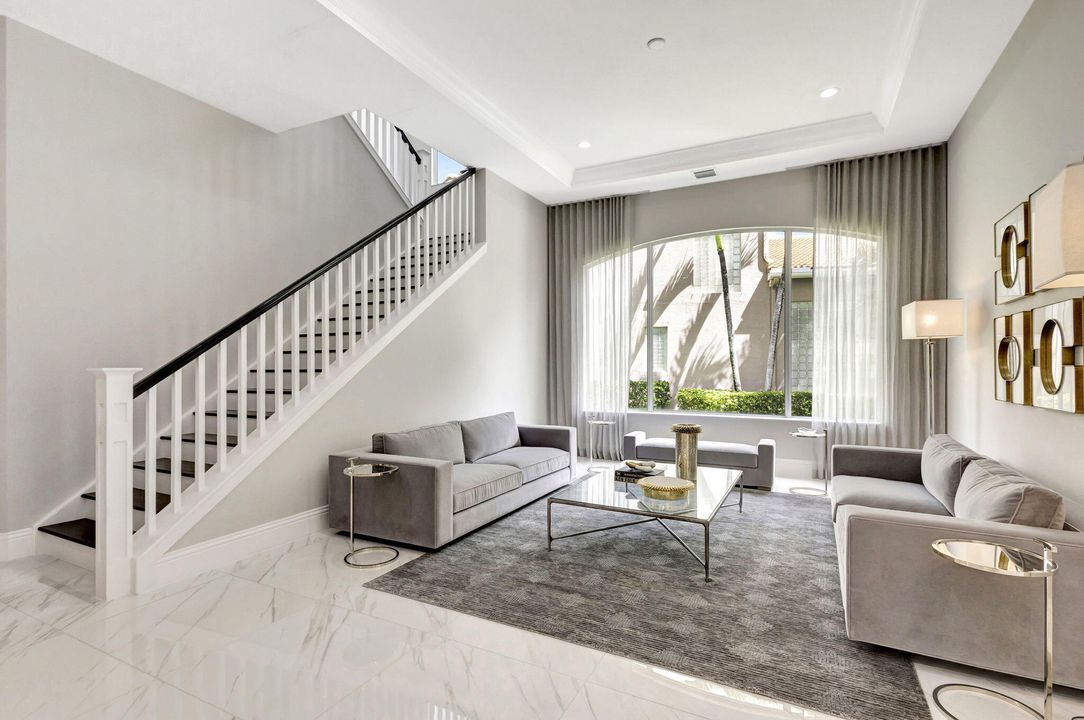 En Venta: $3,199,000 (4 camas, 4 baños, 4228 Pies cuadrados)