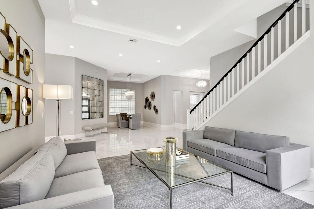 En Venta: $3,199,000 (4 camas, 4 baños, 4228 Pies cuadrados)