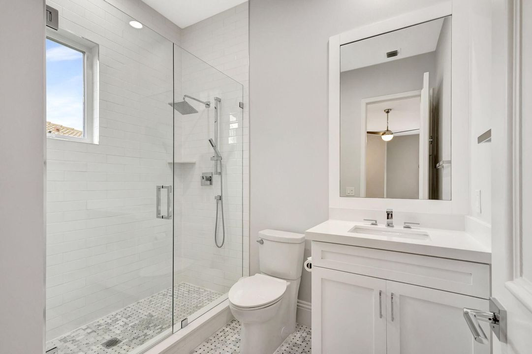 En Venta: $3,199,000 (4 camas, 4 baños, 4228 Pies cuadrados)