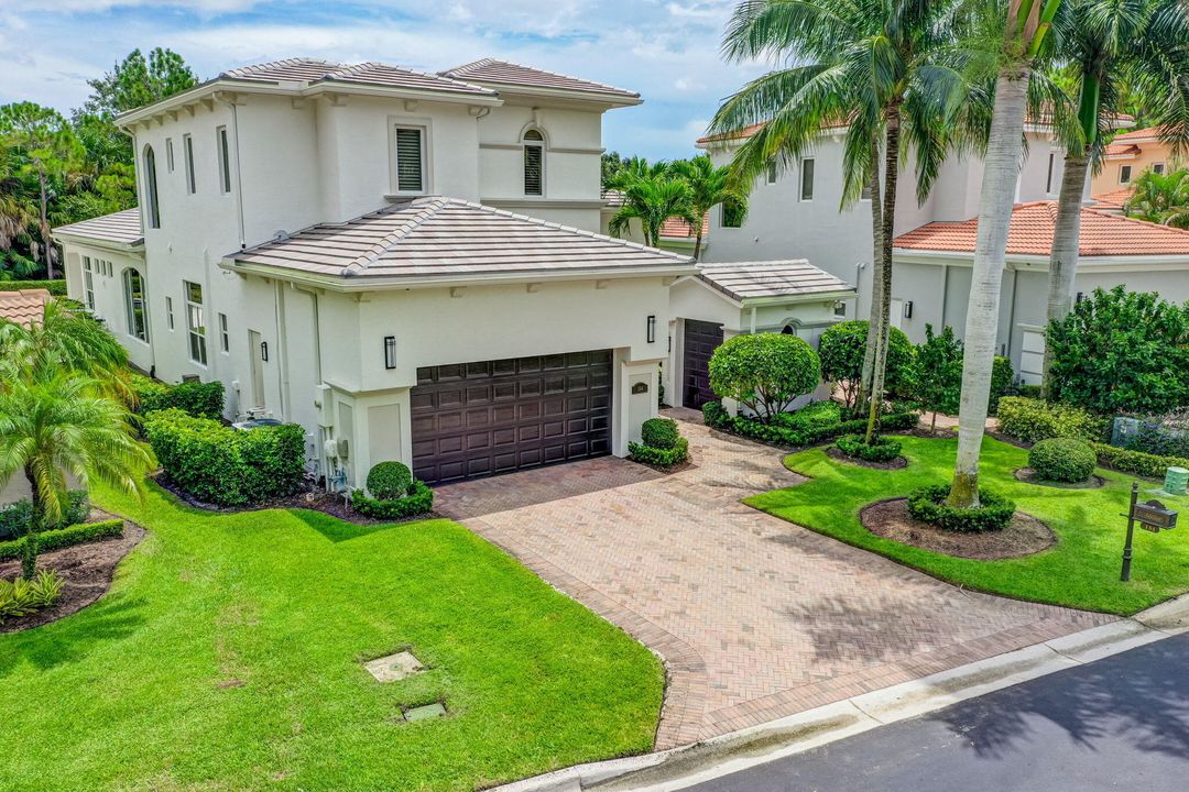 En Venta: $3,199,000 (4 camas, 4 baños, 4228 Pies cuadrados)