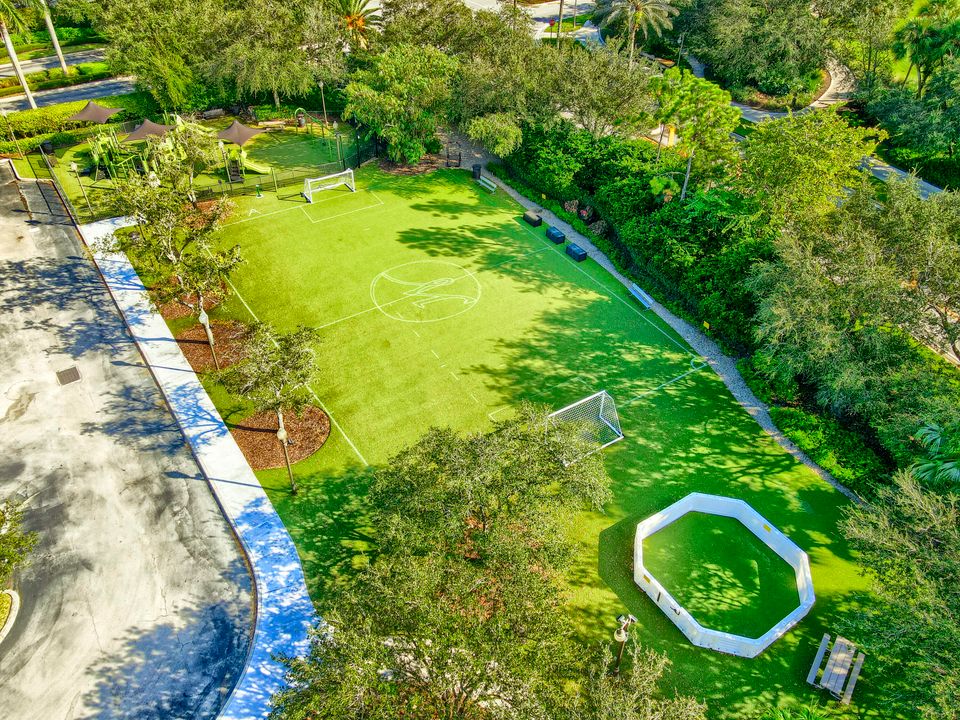 En Venta: $3,199,000 (4 camas, 4 baños, 4228 Pies cuadrados)