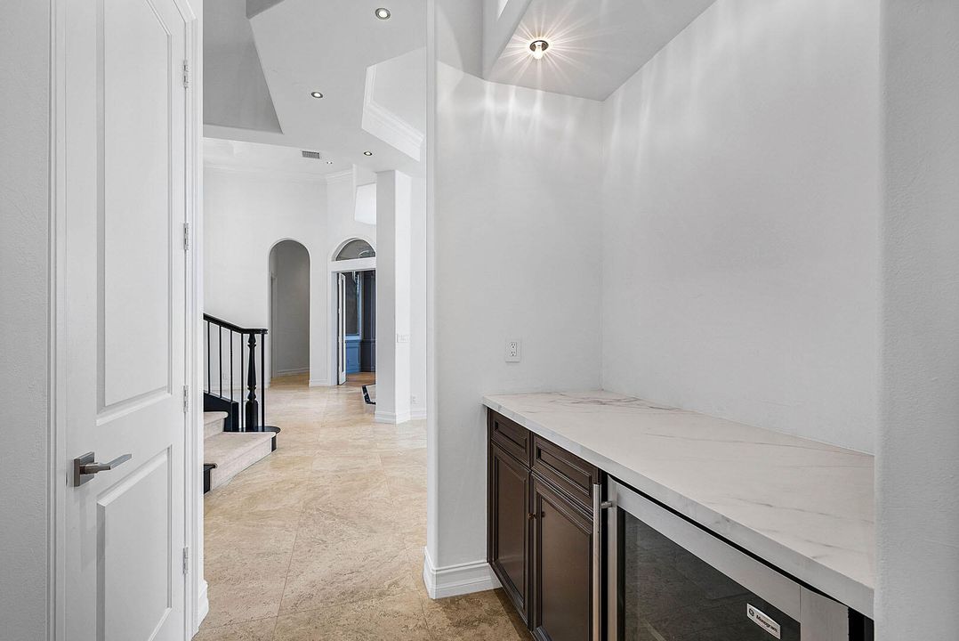 На продажу: $4,995,000 (5 спален, 5 ванн, 4805 Квадратных фут)