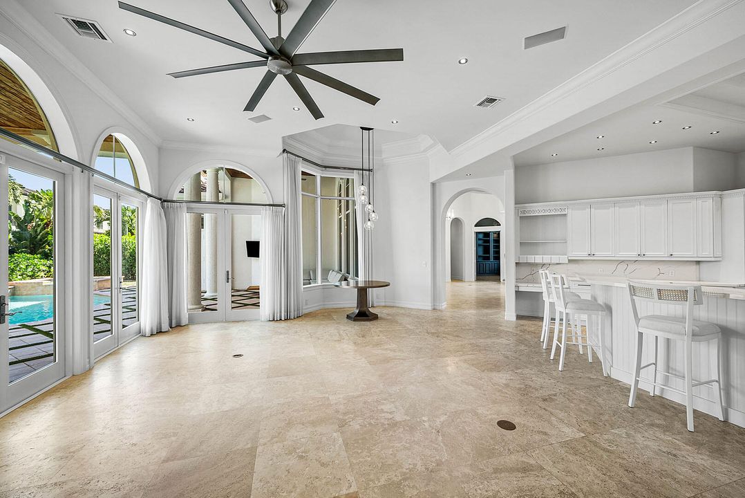 На продажу: $4,995,000 (5 спален, 5 ванн, 4805 Квадратных фут)