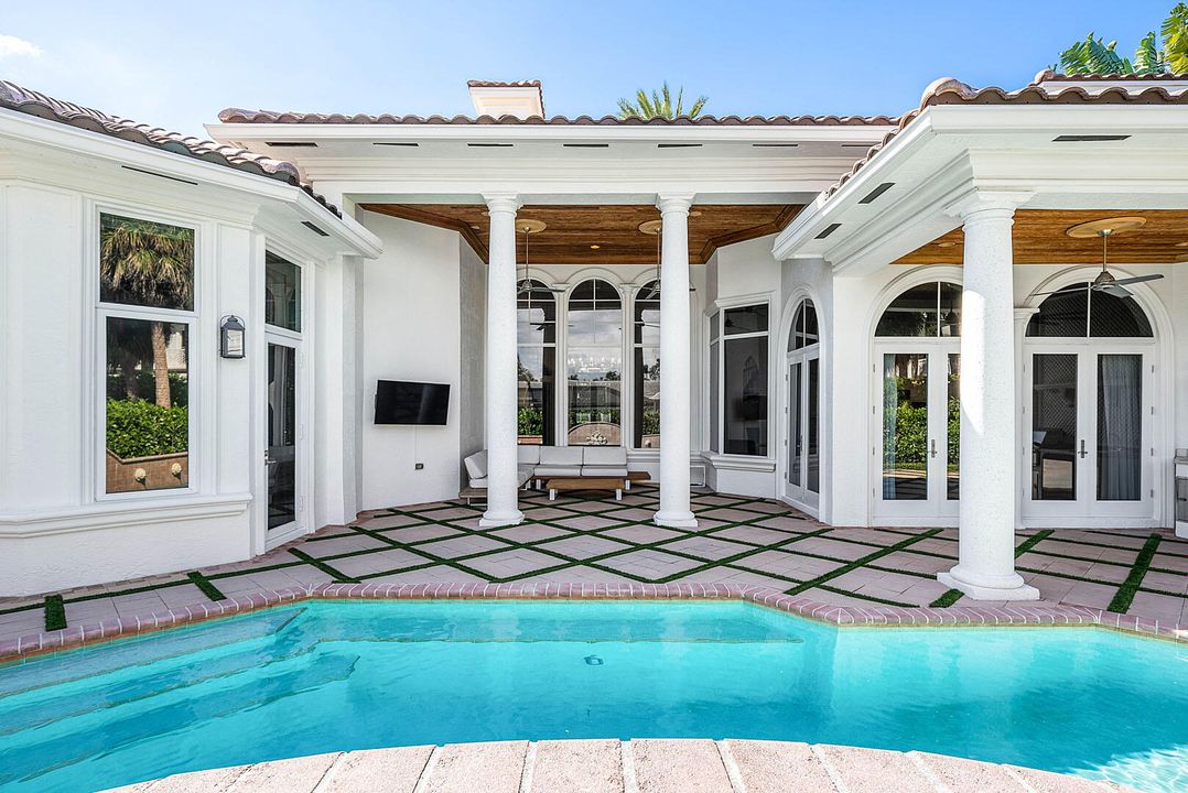 На продажу: $4,995,000 (5 спален, 5 ванн, 4805 Квадратных фут)