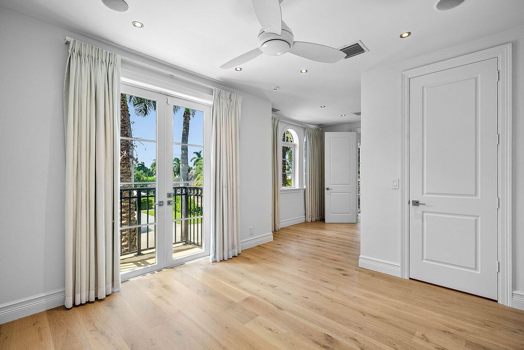 На продажу: $4,995,000 (5 спален, 5 ванн, 4805 Квадратных фут)