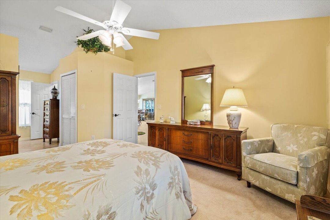 Active With Contract: $400,000 (3 beds, 2 baths, 1546 Square Feet)