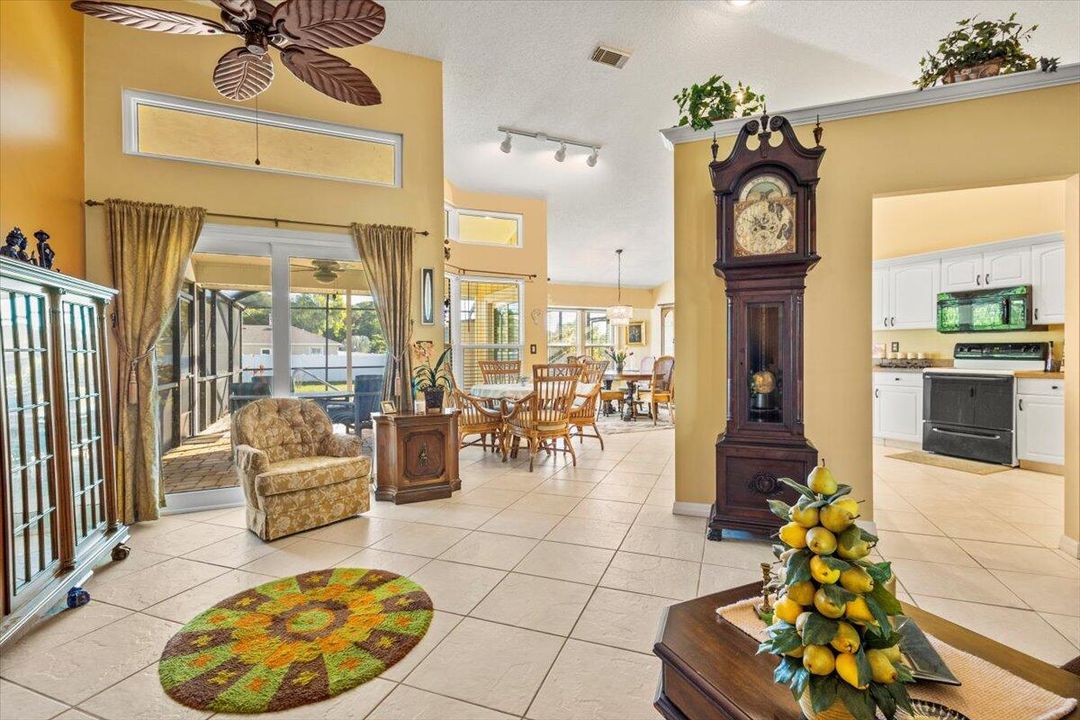 Active With Contract: $400,000 (3 beds, 2 baths, 1546 Square Feet)