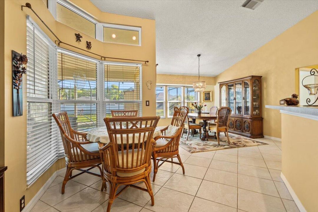 Active With Contract: $400,000 (3 beds, 2 baths, 1546 Square Feet)