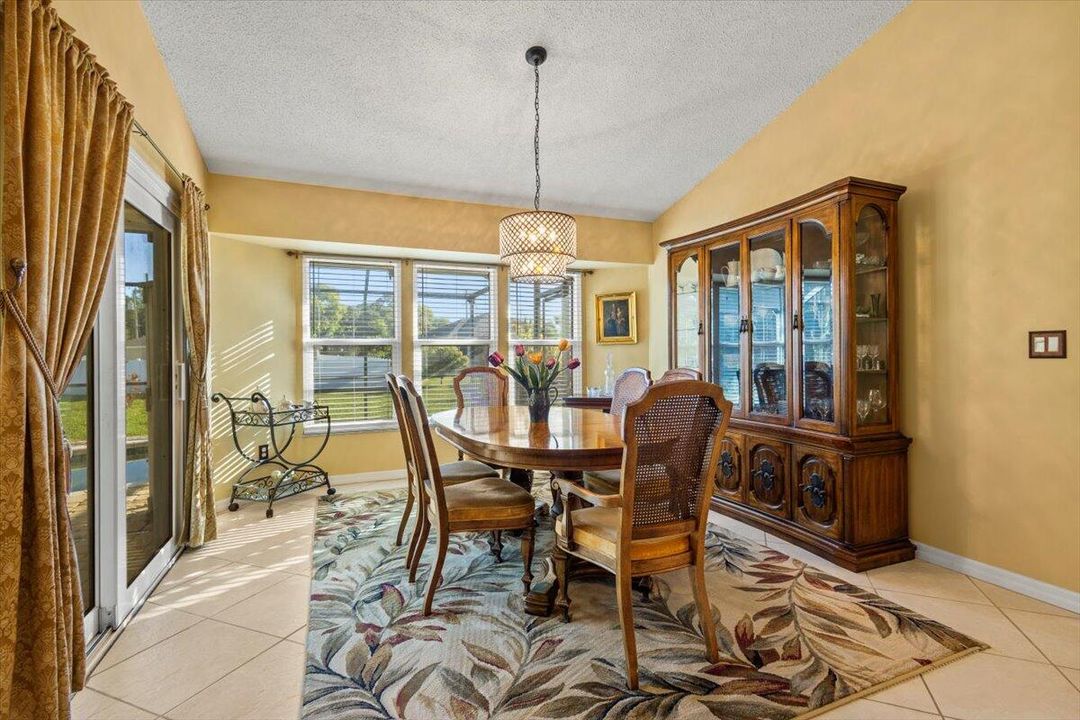 Active With Contract: $400,000 (3 beds, 2 baths, 1546 Square Feet)