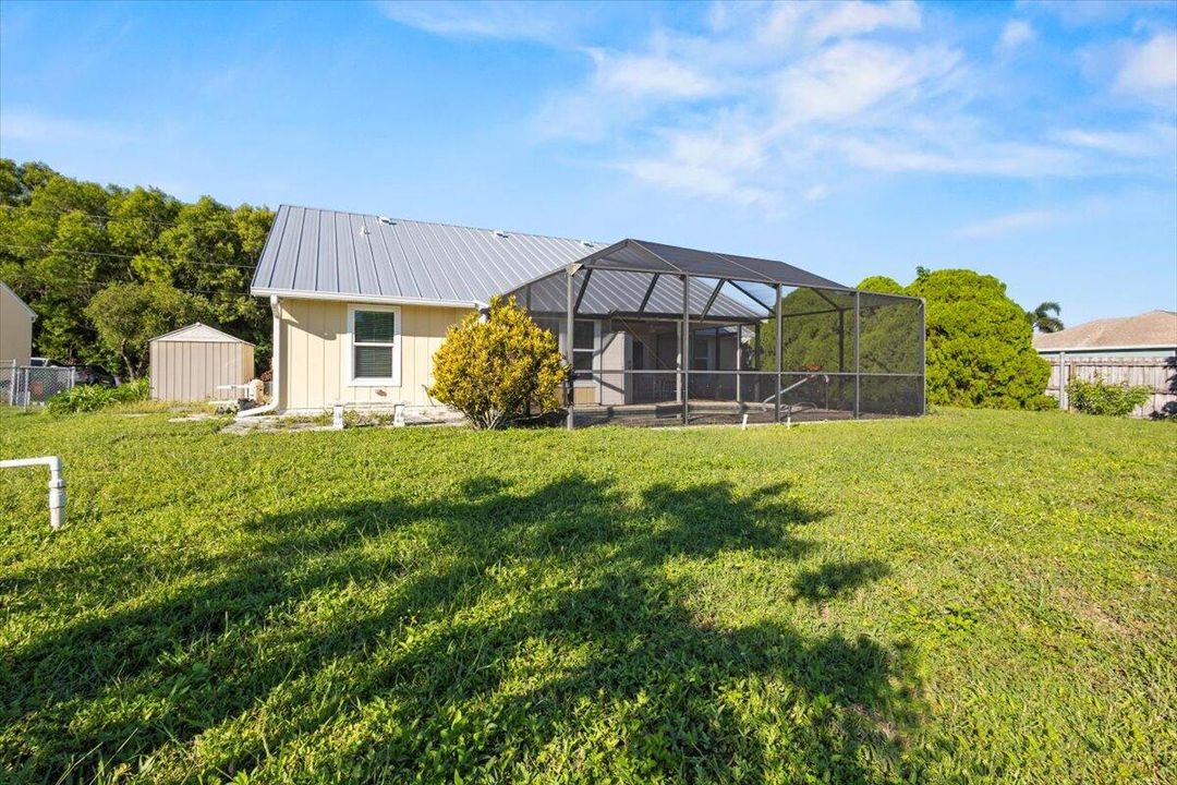 Active With Contract: $400,000 (3 beds, 2 baths, 1546 Square Feet)