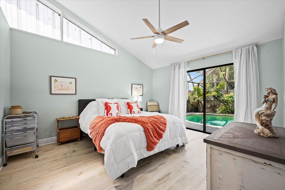 Active With Contract: $435,000 (3 beds, 2 baths, 1276 Square Feet)