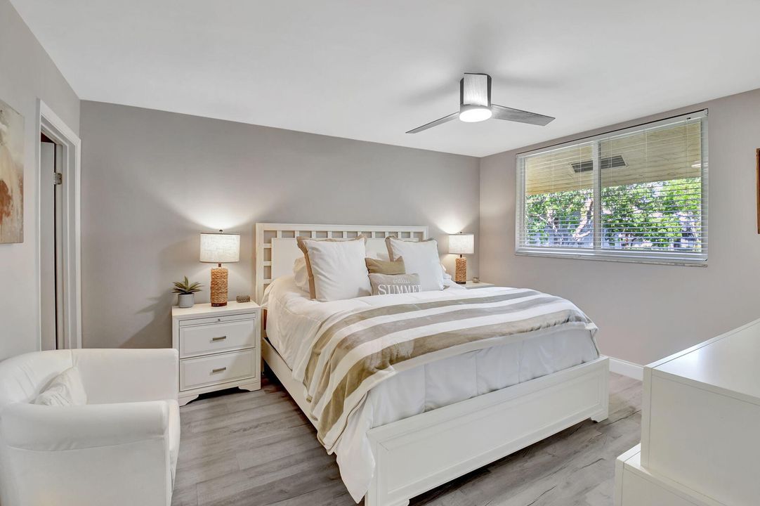 For Sale: $339,900 (2 beds, 2 baths, 1136 Square Feet)