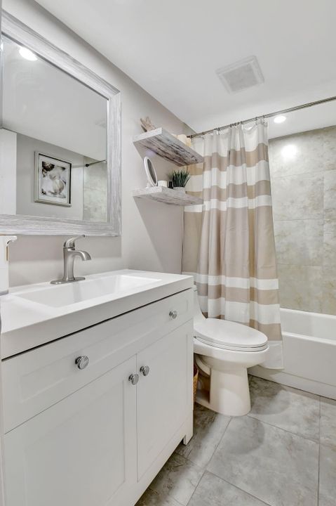 For Sale: $339,900 (2 beds, 2 baths, 1136 Square Feet)