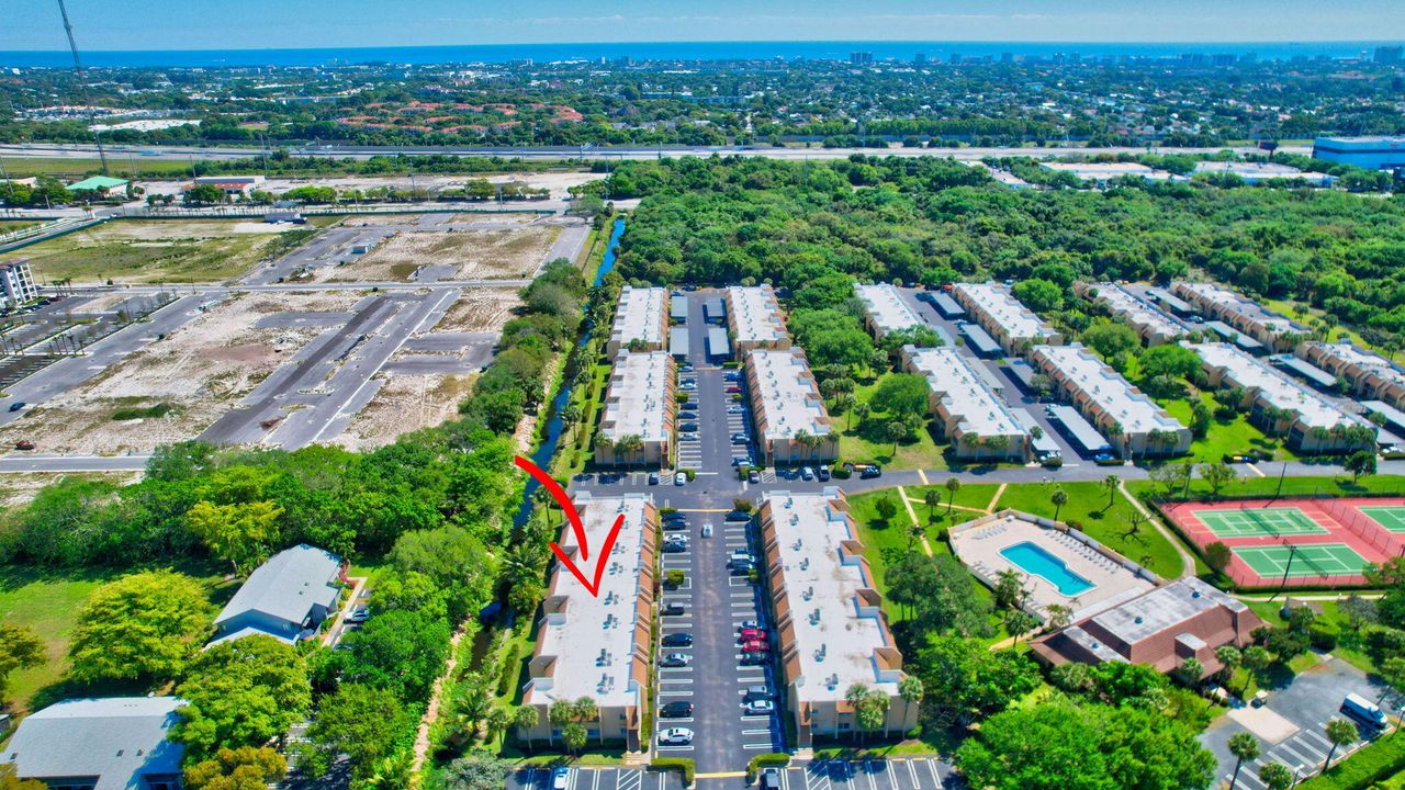 For Sale: $339,900 (2 beds, 2 baths, 1136 Square Feet)