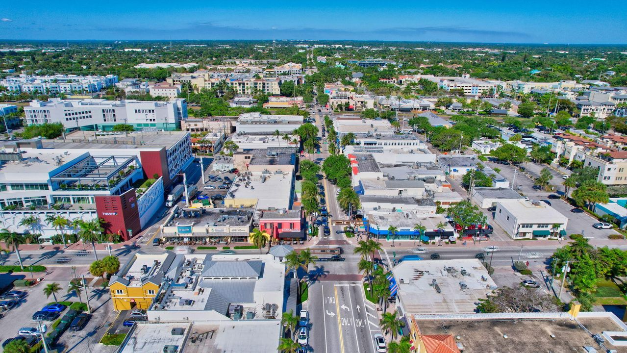 For Sale: $339,900 (2 beds, 2 baths, 1136 Square Feet)