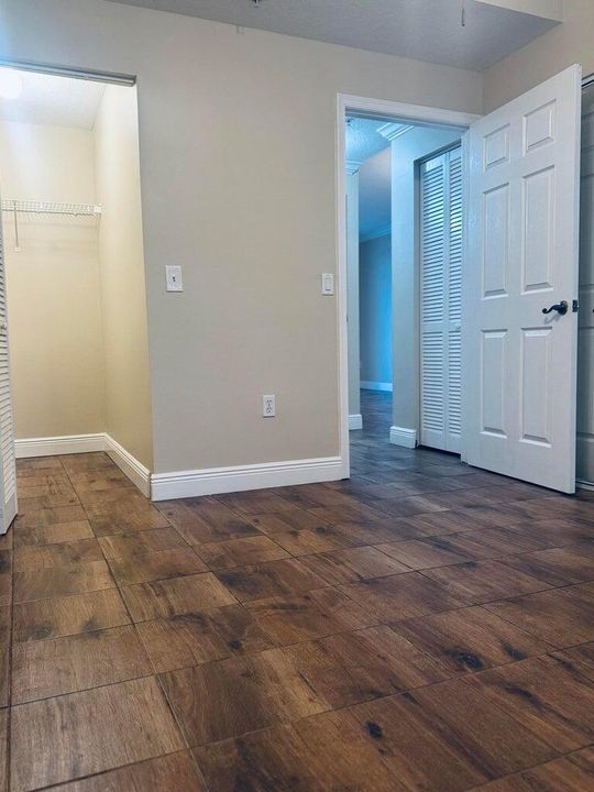 Active With Contract: $2,100 (1 beds, 1 baths, 596 Square Feet)