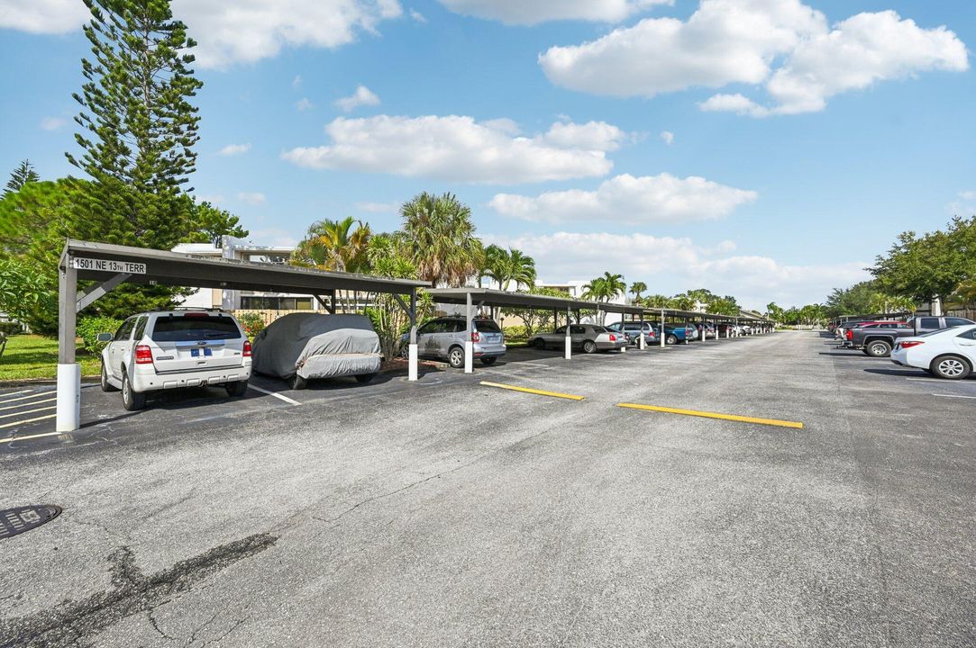 待售: $175,000 (2 贝兹, 2 浴室, 1272 平方英尺)