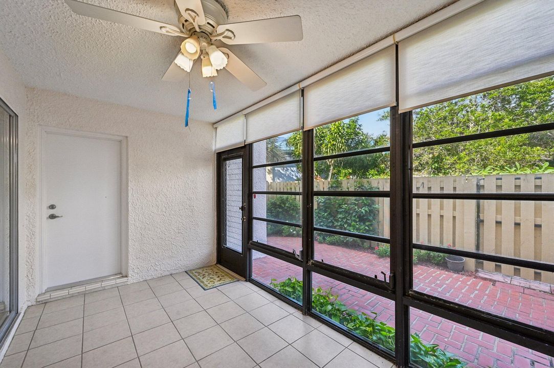 待售: $175,000 (2 贝兹, 2 浴室, 1272 平方英尺)