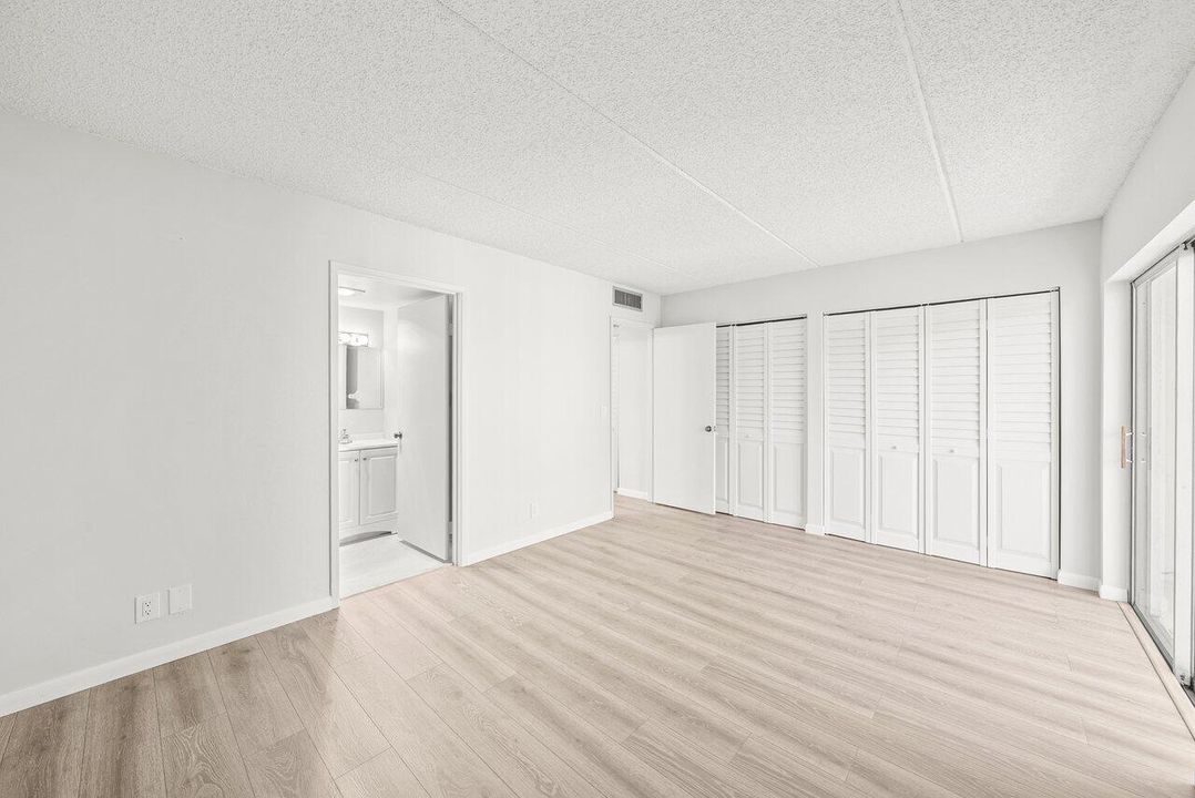 For Sale: $98,900 (1 beds, 1 baths, 764 Square Feet)