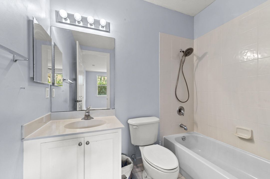 For Sale: $420,000 (4 beds, 3 baths, 2215 Square Feet)