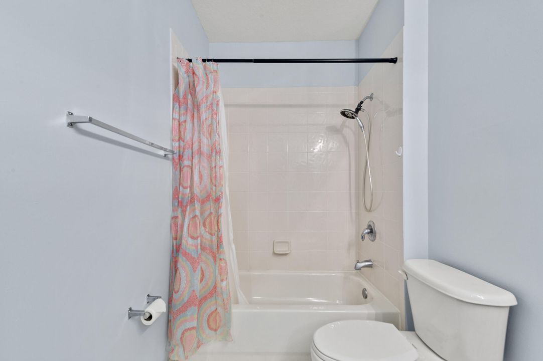 For Sale: $420,000 (4 beds, 3 baths, 2215 Square Feet)